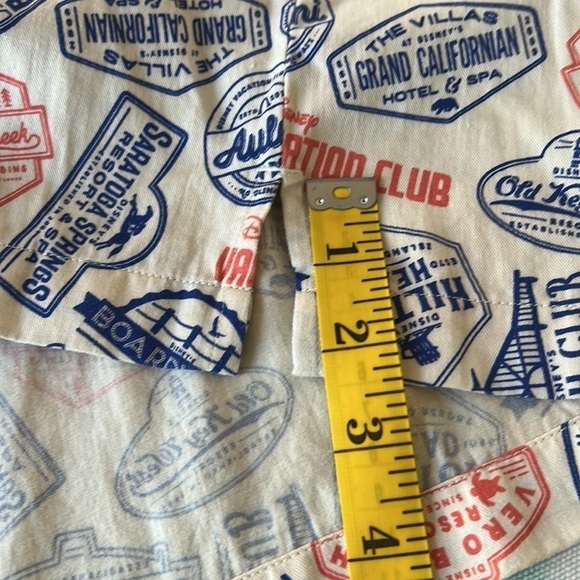 Disney Parks Vacation‎ Club Resort Print Short Sleeves Button Down Shirt - Picture 12 of 12